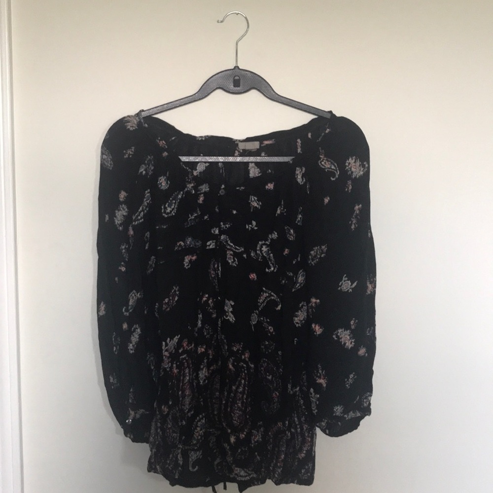 quartered sleeve flowy blouse